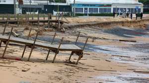 Praia do Forte Novo em Quarteira está a desaparecer devido ao mau tempo que tem afetado Portugal, Loulé, 8 de fevereiro de 2026. As autoridades de proteção civil do Algarve assinalam que a depressão Marta passou pela região com menos ocorrências relevantes do que se esperava, mantendo-se, no entanto, o dispositivo operacional num grau elevado de prontidão. LUIS FORRA/ LUSA