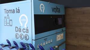 Máquina automática "Volta" de recolha de embalagens de bebidas não reutilizáveis, como garrafas e latas, em plástico, metal ou alumínio, para reciclagem, do novo Sistema de Depósito e Reembolso (SDR), que o Governo encara como dos maiores projetos ambientais de Portugal e que entra em funcionamento a partir do dia 10 de abril, em Lisboa, 08 de abril de 2026. ANTÓNIO COTRIM/LUSA