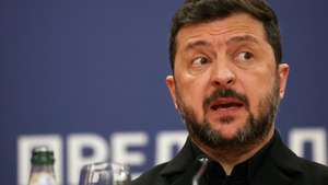 epa13156464 Ukrainian President Volodymyr Zelensky speaks during a press conference with Serbian President Aleksandar Vucic (not pictured) following their meeting in Belgrade, Serbia, 08 August 2026. Zelenskyy is in Serbia for an official visit.  EPA/ANDREJ CUKIC