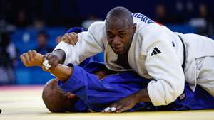 O atleta português Djibrilo Iafa (D) em ação durante a final de Judo -73kg J1, dos Jogos Paralímpicos Paris2024, em Paris, França, 06 de setembro de 2024. ANTÓNIO PEDRO SANTOS/LUSA
