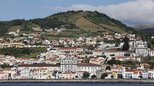 Vista da cidade da Horta, ao largo da ilha do Faial, Açores, 01 de agosto de 2025. NUNO VEIGA/LUSA