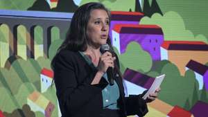 O co-porta-voz do Livre, Isabel Mendes Lopes, usa da palavra durante o ultimo dia da ‘rentrée’ política organizando a edição de “Os Setembristas”, que decorreu na Alfândega do Porto. 13 de setembro de 2026. FERNANDO VELUDO/LUSA