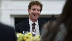 epa12353337 Meta CEO Mark Zuckerberg smiles during a dinner hosted by US President Donald Trump with US tech leaders at the White House, in Washington, DC, USA, 04 September 2025.  EPA/WILL OLIVER / POOL