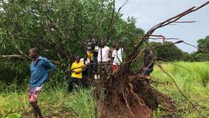 Residents in the district of Nampula after the Cyclone Gombe that has caused 11 deaths in Mozambique indicates a provisional balance sheet released today by the Mozambican authorities, Meconta, Mozambique, March 12, 2022. The storm Gombe reached the Mozambican coast in the early hours of Friday in the category of intense cyclone with torrential rain and wind of 165 kilometers per hour, with gusts exceeding 200 kilometers per hour. ANDRÉ CATUEIRA/LUSA