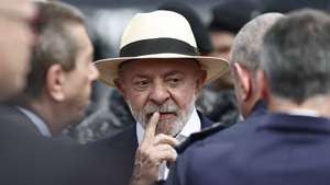 epa13248606 Brazilian President Luiz Inacio Lula da Silva attends the presentation of integrated actions by security forces to combat organized crime at the Federal Highway Police complex in Rio de Janeiro, Brazil, 18 September 2026.  EPA/Andre Coelho