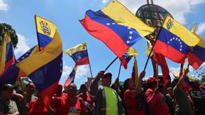 epa13258120 Chavismo supporters take part in a demonstration in support of Acting President Delcy Rodriguez's attendance at the 81st United Nations General Assembly, in Caracas, Venezuela, 23 September 2026.  EPA/MIGUEL GUTIERREZ