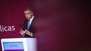 O Presidente da República, António José Seguro, discursa durante a sessão “Demografia, Longevidade e Sustentabilidade da Segurança Social”, inserida no Fórum Internacional de Saúde de Cascais 2026 “Viver Mais, Viver Melhor”, em Cascais, 25 de setembro de 2026. RODRIGO ANTUNES/LUSA