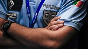 Encerramento da formação de 360 novos agentes da Polícia de Segurança Pública que terminam a componente teórica do 16.º Curso de Controlo de Fronteiras Aéreas, seguindo-se duas semanas da componente de estágio prático, divididos por cinco Postos de Fronteira Aérea: Lisboa, Faro, Porto, Funchal e Ponta Delgada, em Torres Novas, 3 de julho de 2026 em Torres Novas. A cerimónia contou com a presença do ministro da Administração Interna, Luis Neves. PAULO CUNHA/LUSA