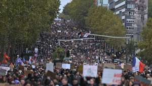 epa13327969 Protesters take part in a demonstration against rising living costs and cuts to public services in Paris, France, 24 October 2026. Some 70,000 police and security personnel are deployed across France following violent nationwide protests on 17 October 2026 involving Yellow Vest (Gilets Jaunes) activists, high school and university students, trade unions and other groups protesting against rising fuel prices and deteriorating public services.  EPA/FIRAS ABDULLAH