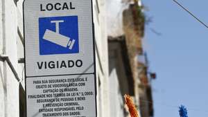 Câmaras de vigilância no bairro alto