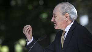 O presidente do Partido Social Democrata (PSD), Rui Rio, intervém durante a apresentação do candidato da coligação autárquica (PSD, CDS-PP, PPM, MPT e Aliança) para Lisboa “Novos Tempos”, Carlos Moedas (ausente da fotografia), em Lisboa, 06 de maio de 2021.  RODRIGO ANTUNES/LUSA