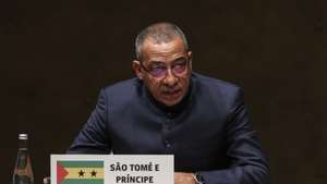 O Presidente da República de São Tomé e Príncipe, Carlos Vila Nova intervém na sessão comemorativa do 50º aniversário do 25 de abril de 1974, com os Chefes de Estado irmãos, cuja independência esteve ligada do 25 de abril em Lisboa, 25 de abril de 2024. MIGUEL A. LOPES/LUSA
