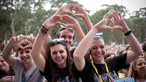 Festival goers during the second day of Mares Vivas Festival 2024 in Vila Nova de Gaia, Portugal, 20 July 2024. The festival runs until 21st July. MANUEL FERNANDO ARAUJO/LUSA