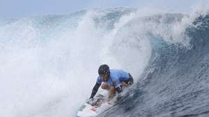 epa11517770 Yolanda Hopkins of Portugal in action during Women round 3 of the Surfing competitions in the Paris 2024 Olympic Games, in Teahupo&#039;o, Tahiti, 01 August 2024.  EPA/FAZRY ISMAIL