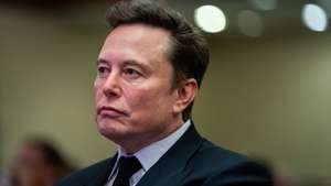 epa11718840 Elon Musk listens as US President-elect Donald Trump speaks during a meeting with House Republicans at the Hyatt Regency hotel in Washington, DC, USA, 13 November 2024.  EPA/ALLISON ROBBERT / POOL