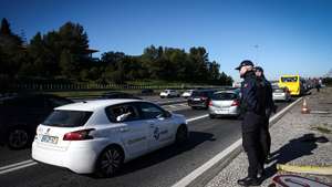 Ação de fiscalização rodoviária da Polícia de Segurança Pública (PSP), no âmbito da campanha “Festas Mais Seguras” na Ponte 25 de Abril, em Lisboa, 27 de Dezembro de 2024. RODRIGO ANTUNES/LUSA