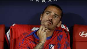 epa12052703 Atletico Madrid's Antoine Griezmann looks on as he sits on the bench during the Spanish LaLiga soccer match between Atletico de Madrid and Rayo Vallecano, in Madrid, Spain, 24 April 2025.  EPA/Sergio Perez