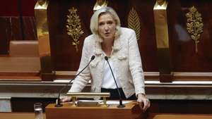 epa12362513 French leader of the far-right party ‘Rassemblement National’ (RN), Marine Le Pen, gives her speech as the French prime minister and his government face a vote of confidence at the French National Assembly in Paris, France, 08 September 2025. The confidence vote comes after the French prime minister activated Article 49.1 of the Constitution.  EPA/YOAN VALAT
