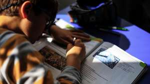Alunos do Grande Colégio Universal, Porto, 27 de março de 2025. O Grande Colégio Universal (Porto) foi a escola onde os alunos tiveram as melhores notas nos exames nacionais de 2024. Nos 191 exames realizados no ano passado, o Grande Colégio Universal alcançou uma média de 16,51 (numa escala de zero a 20), sendo a média das notas internas 17,05. (ACOMPANHA TEXTO DO DIA 04 DE ABRIL 2025). JOSÉ COELHO/LUSA