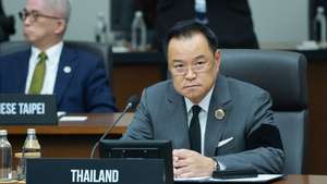 epa12494621 Thailand’s Prime Minister Anutin Charnvirakul attends the first session of the Asia-Pacific Economic Cooperation (APEC) Economic Leaders' Meeting at the Gyeongju Hwabaek International Convention Center in Gyeongju, South Korea, 31 October 2025. The 2025 APEC annual meetings are being held in Gyeongju from 29 October to 1 November.  EPA/YONHAP SOUTH KOREA OUT