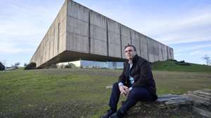 O novo presidente da Fundação Côa Parque, João Paulo Sousa, durante uma entrevista à Agência Lusa, Vila Nova de Foz Côa, 10 de dezembro de 2025.  (ACOMPANHA TEXTO DA LUSA DE 14-12-2025)  MIGUEL PEREIRA DA SILVA/LUSA