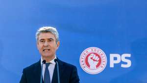 O secretário-geral do Partido Socialista (PS), José Luis Carneiro, usa da palavra durante a apresentação pública da sua candidatura a secretário-geral do partido, na sede do PS, em Lisboa, 28 de fevereiro de 2026. JOSÉ SENA GOULÃO/LUSA