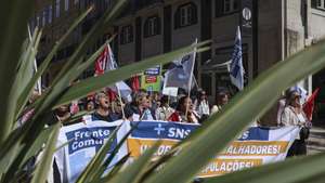 Ação de luta dos trabalhadores da Administração Pública, convocada pela Frente Comum, pelo aumento intercalar dos salários na Administração Pública, em Lisboa, 13 de março de 2026. TIAGO PETINGA/LUSA