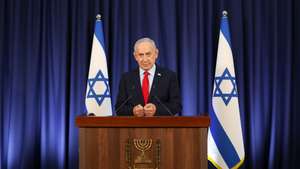 epa12833983 Israeli Prime Minister Benjamin Netanyahu speaks during a press conference in Jerusalem, 19 March 2026, amid the US-Israel conflict with Iran.  EPA/RONEN ZVULUN / POOL