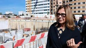 A ministra da Saúde, Ana Paula Martins, durante a visita à obra do Parque de Saúde e Bem-Estar da Maia, 30 de Março de 2026. ESTELA SILVA/LUSA