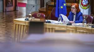 A ministra do Ambiente e Energia, Maria da Graça Carvalho, fala perante a Comissão e Ambiente e Energia, na Assembleia da República em Lisboa, 15 de abril de 2026. TIAGO PETINGA/LUSA