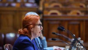 A ministra do Ambiente e Energia, Maria da Graça Carvalho, fala perante a Comissão e Ambiente e Energia, na Assembleia da República em Lisboa, 15 de abril de 2026. TIAGO PETINGA/LUSA