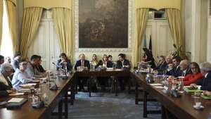 A ministra do Trabalho, Solidariedade e Segurança Social, Maria do Rosário Ramalho (C), preside à reunião plenária da Comissão Permanente de Concertação Social, que decorreu no Conselho Económico e Social (CES), em Lisboa, 16 de abril de 2026. ANTÓNIO COTRIM/LUSA