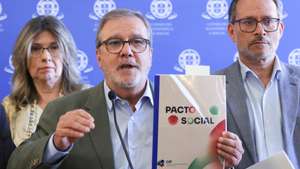 O líder da UGT, Mário Mourão, fala aos jornalistas após a reunião plenária da Comissão Permanente de Concertação Social, no Conselho Económico e Social (CES), em Lisboa, 07 de maio de 2026. ANTÓNIO COTRIM/LUSA