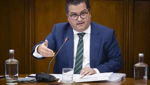 O ministro de Estado e das Finanças, Joaquim Miranda Sarmento, durante a sua audição na Comissão de Orçamento, Finanças e Administração Pública, na Assembleia da República, em Lisboa, 13 de maio de 2026.  JOSÉ SENA GOULÃO/LUSA