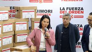 epa13061857 Peruvian presidential candidate Keiko Fujimori speaks during a press conference in Lima, Peru, 24 June 2026. Fujimori said she expects Peru's electoral authorities to officially announce the results of the presidential runoff in the coming days so she can begin forming her government, after the vote count gave her an insurmountable lead.  EPA/PAOLO AGUILAR