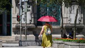 Temperaturas elevadas devido à onda de calor, Braga, 1 de julho de 2026. Segundo a informação do Instituto Português do Mar e da Atmosfera (IPMA), prevê-se para os próximos dias um agravamento das condições meteorológicas associadas ao tempo quente e seco, com um aumento da temperatura máxima, com valores a acima dos 40 graus Celsius, em várias regiões do território. HUGO DELGADO/LUSA