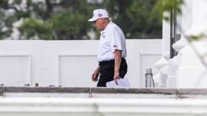 epa13068825 US President Donald Trump departs the White House in Washington, DC, USA, 27 June 2026, for his golf club in Sterling, Virginia.  EPA/JIM LO SCALZO / POOL