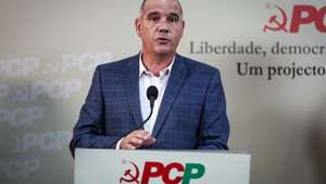 O secretário-geral do Partido Comunista Português (PCP), Paulo Raimundo, discursa durante uma conferência de imprensa para apresentar as principais conclusões da reunião do Comité Central, na sede do Partido, em Lisboa, 28 de junho de 2026. RODRIGO ANTUNES/LUSA