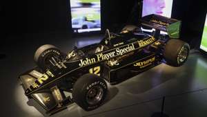 Automóveis de Fórmula 1 (F1) entre os quais os míticos usados por Ayrton Senna e Nelson Piquet, que estarão na exposição “Fórmula Mágica”, pela primeira vez em Portugal, no Museu do Caramulo, Tondela, 15 de julho de 2026. A exposição estará aberta ao público a partir do próximo sábado e pode ser visitada até 18 de outubro. A mostra tenta retratar, pelo menos cinco décadas de F1 e de pilotos, com automóveis da época dourada da F1 com destaque para o Lótus com o qual Ayrton Senna conquistou a sua primeira vitória na Fórmula 1, no Grande Prémio de Portugal de 1985. (ACOMPANHA TEXTO DE 17 DE JULHO DE 2026). PAULO NOVAIS/LUSA