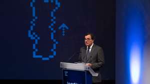 O ministro da Economia e da Coesão Territorial, Manuel Castro Almeida, intervém durante a  sessão de abertura do Plano de Recuperação e Resiliência (PRR) “Loading – O 10.º pedido de pagamento carrega-se agora”, em Lisboa, 28 de julho de 2026. ANTÓNIO COTRIM/LUSA