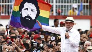 epaselect epa13185103 Brazilian President Luiz Inacio Lula da Silva delivers a speech during a rally at Moca Bonita de Bangu stadium in Rio de Janeiro, Brazil, 22 August 2026. Brazil holds general elections on 04 October 2026 to elect the president, vice president, members of the National Congress, and governors, with Lula aspiring to a fourth term in office.  EPA/Andre Coelho