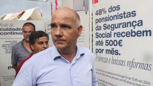O secretário-geral do Partido Comunista Português (PCP), Paulo Raimundo, durante a visita ao recinto onde durante três dias, decorre a Festa do Avante, que este ano comoemora 50 anos, na Quinta da Atalaia , Amora, Seixal, 04 setembro de 2026. MANUEL DE ALMEIDA/LUSA
