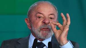 epa13239845 Brazilian President Luiz Inacio Lula da Silva speaks during a ceremony at the Planalto Palace in Brasilia, Brazil, 14 September 2026. Lula signed a law making available up to 30 billion reais (about 5.8 billion US dollars) in credit under the Move Brasil program to help eligible taxi, ride-hailing and other transport workers finance new vehicles.  EPA/ANDRE BORGES