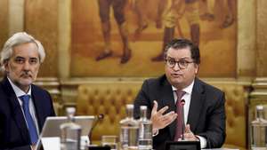 O ministro de Estado e das Finanças, Joaquim Miranda Sarmento (D), intervém na sua audição perante a Comissão de Orçamento, Finanças e Administração Pública, na Assembleia da República, em Lisboa, 23 de setembro de 2026. FILIPE AMORIM/LUSA