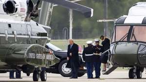 epa13258703 US President Donald Trump arrives on Marine One to greet Chinese President Xi Jinping upon his arrival at Joint Base Andrews, Maryland, USA, 23 September 2026. Xi’s three-day state visit will be his first to DC in 11 years.  EPA/JIM LO SCALZO