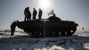 epa11928540 Mechanized infantrymen from the 93rd Brigade of the Ukrainian Army train with a BMP-2 amphibious infantry fighting vehicle at an undisclosed location in the rear of the Bakhmut front, Ukraine, 27 February 2025, amid the Russian invasion. The Ukrainian Army is incorporating more modern armored vehicles and weaponry, both domestically manufactured and supplied by Western countries, at a time new technologies play a key factor in the conflict.  EPA/MARIA SENOVILLA
