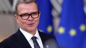epa12474780 Finnish Prime Minister Petteri Orpo arrives for the Euro Summit in Brussels, Belgium, 23 October 2025. EU leaders convene in Brussels to discuss the situation Ukraine, European defence, developments in the Middle East, competitiveness, housing and migration.  EPA/OLIVIER MATTHYS