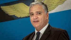 O presidente do PS/Açores, Vasco Cordeiro, fala aos jornalistas durante uma conferencia de Imprensa sobre a tomada de posição do representante da República para os Açores Pedro Catarino que justificou a nomeação do social-democrata com o facto de a coligação PSD/CDS-PP/PPM (26 deputados) ter o apoio parlamentar de Chega (dois deputados) e Iniciativa Liberal (um deputado), garantindo assim maioria absoluta no hemiciclo regional, com 29 dos 57 lugares, Ponta Delgada Ilha de São Miguel, nos Açores 08 de novembro  2020. EDUARDO COSTA /LUSA