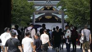 epa11549424 People visit Yasukuni Shrine to offer prayers for the war dead in Tokyo, Japan, 15 August 2024. Japan marked the 79th anniversary of the end of World War Two, with an estimated more than three million Japanese being killed during its duration.  EPA/KIMIMASA MAYAMA