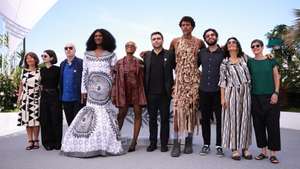 epa12112363 (L-R) Tatiana Leite, a guest, Tiago Hespanha, Marcalina Djibril, Cleo Diara, director Pedro Pinho, Jonathan Guilherme, Sergio Coragem, Filipa Reis and Juliette Lepoutre attend the photocall for 'O Riso E A Faca (I Only Rest In The Storm)' during the 78th annual Cannes Film Festival, in Cannes, France, 18 May 2025. The film festival runs from 13 to 24 May 2025.  EPA/CLEMENS BILAN